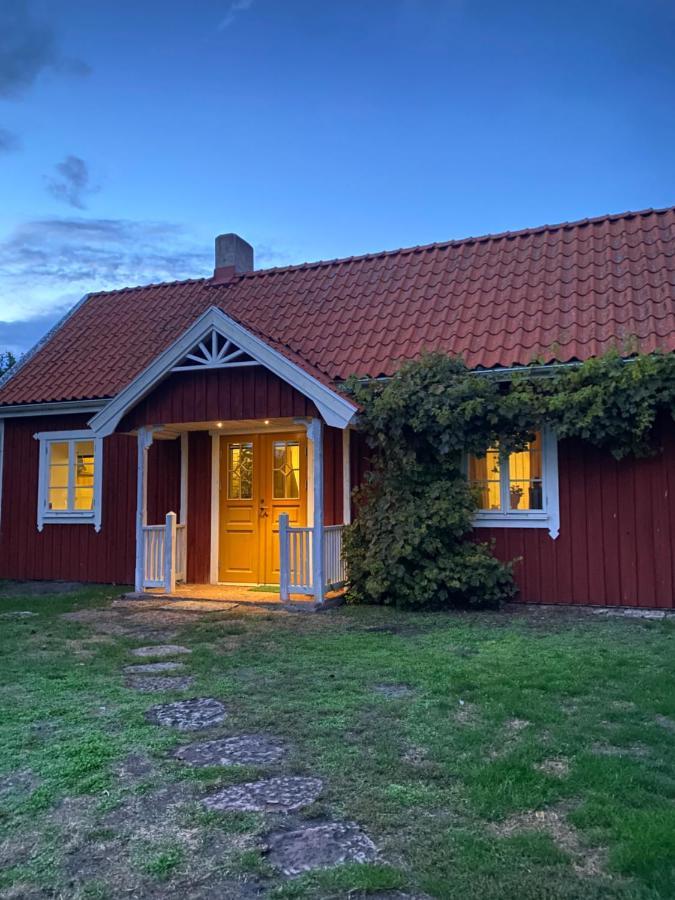Bo I Egen Stuga Pa Haerlig Oelandsgard เชอพิงส์วิค ภายนอก รูปภาพ