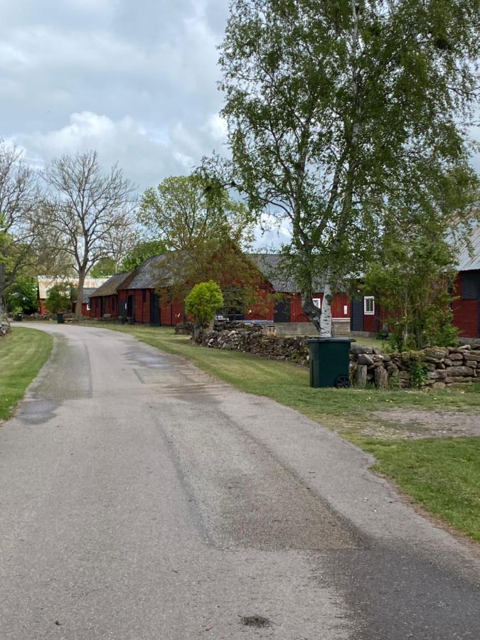 Bo I Egen Stuga Pa Haerlig Oelandsgard เชอพิงส์วิค ภายนอก รูปภาพ